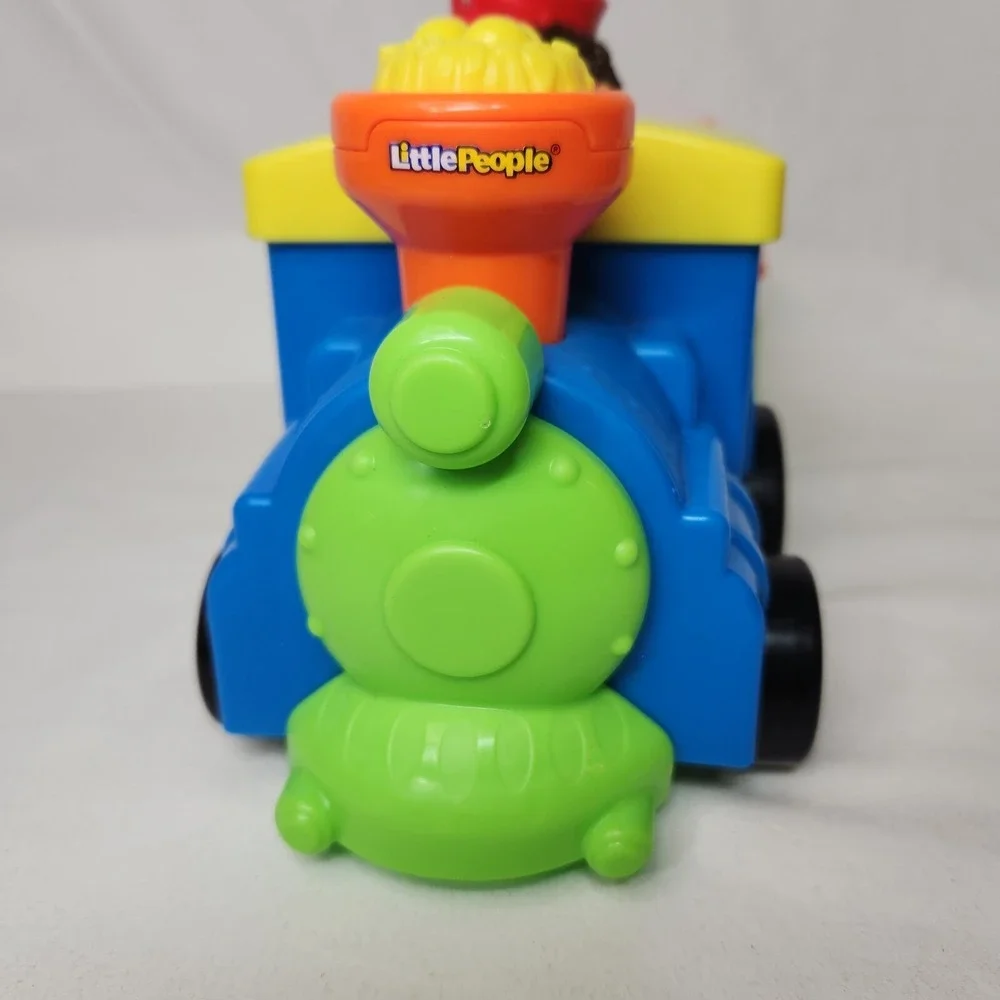Fisher Price Little People Zoo Train Wagon 3 Figures Music Sounds‎ See Video